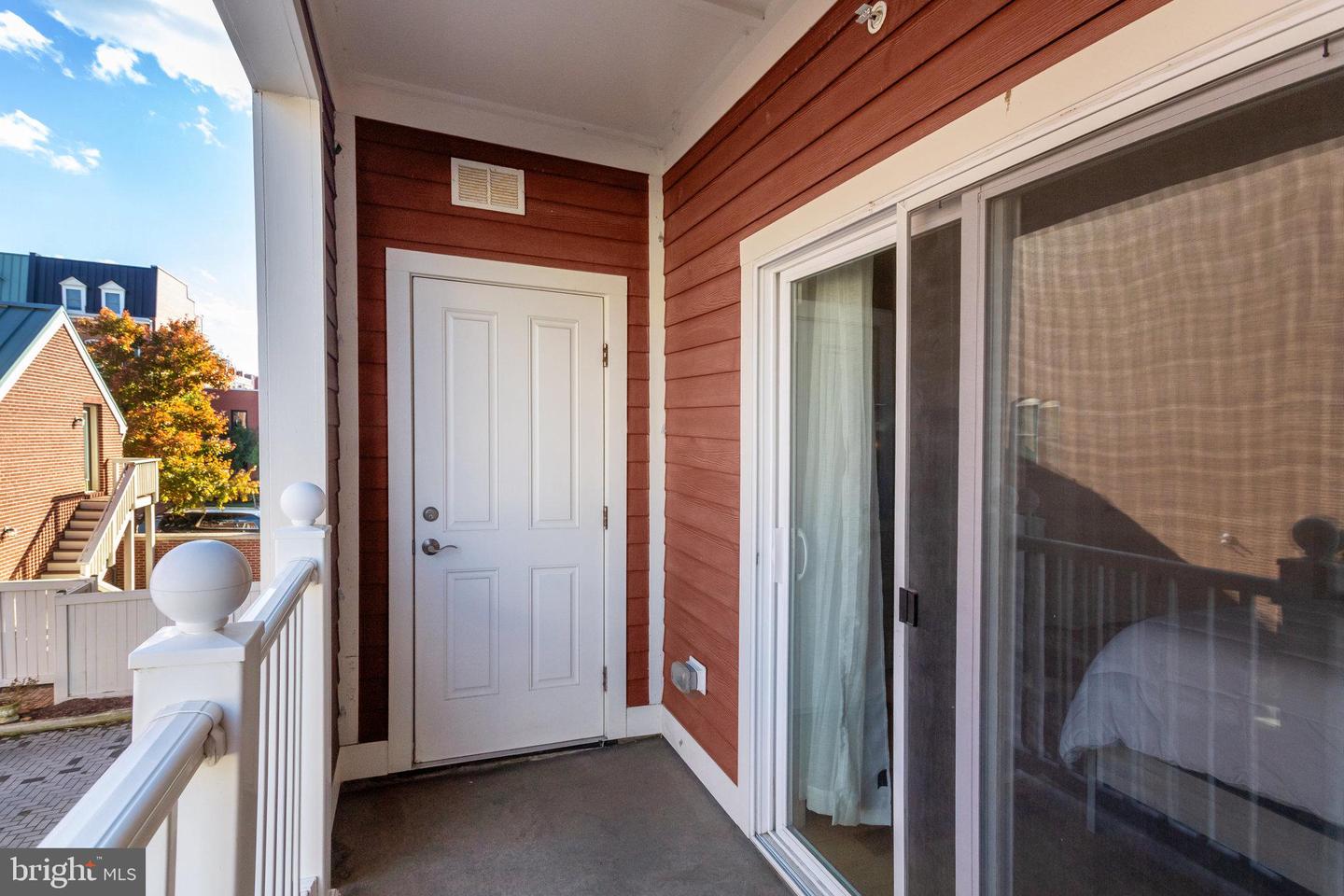 2205 RICHMOND HWY #101, ALEXANDRIA, Virginia 22301, 3 Bedrooms Bedrooms, ,2 BathroomsBathrooms,Residential,For sale,2205 RICHMOND HWY #101,VAAX2044232 MLS # VAAX2044232