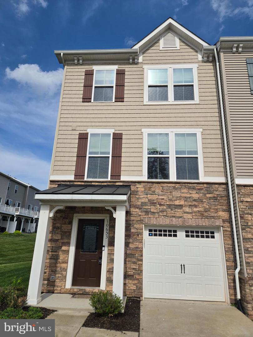 10653 HINTON WAY, MANASSAS, Virginia 20112, 4 Bedrooms Bedrooms, 6 Rooms Rooms,2 BathroomsBathrooms,Residential,For sale,10653 HINTON WAY,VAPW2092480 MLS # VAPW2092480