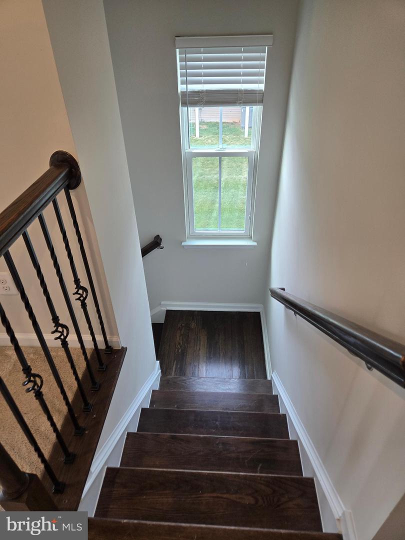 10653 HINTON WAY, MANASSAS, Virginia 20112, 4 Bedrooms Bedrooms, 6 Rooms Rooms,2 BathroomsBathrooms,Residential,For sale,10653 HINTON WAY,VAPW2092480 MLS # VAPW2092480