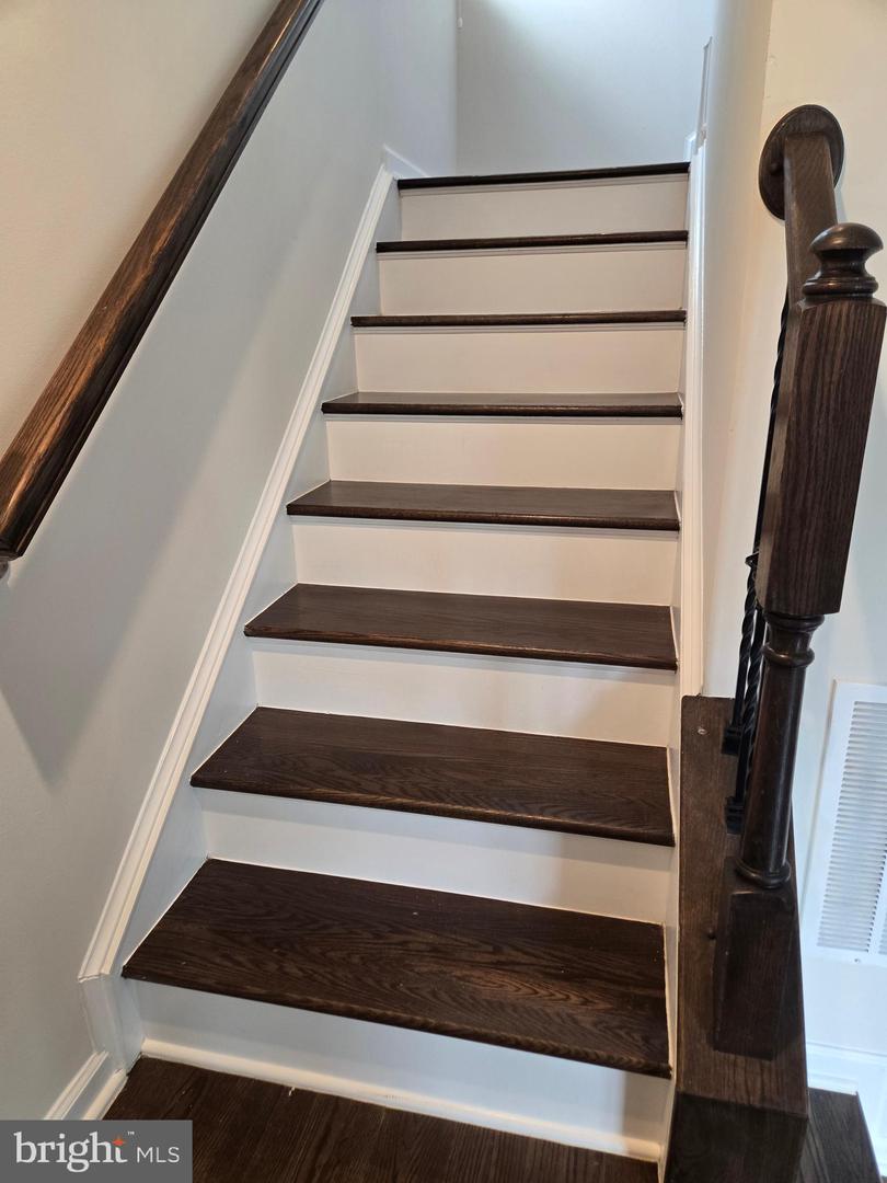 10653 HINTON WAY, MANASSAS, Virginia 20112, 4 Bedrooms Bedrooms, 6 Rooms Rooms,2 BathroomsBathrooms,Residential,For sale,10653 HINTON WAY,VAPW2092480 MLS # VAPW2092480