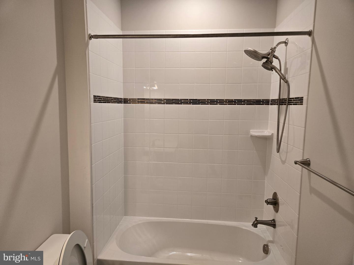 10653 HINTON WAY, MANASSAS, Virginia 20112, 4 Bedrooms Bedrooms, 6 Rooms Rooms,2 BathroomsBathrooms,Residential,For sale,10653 HINTON WAY,VAPW2092480 MLS # VAPW2092480
