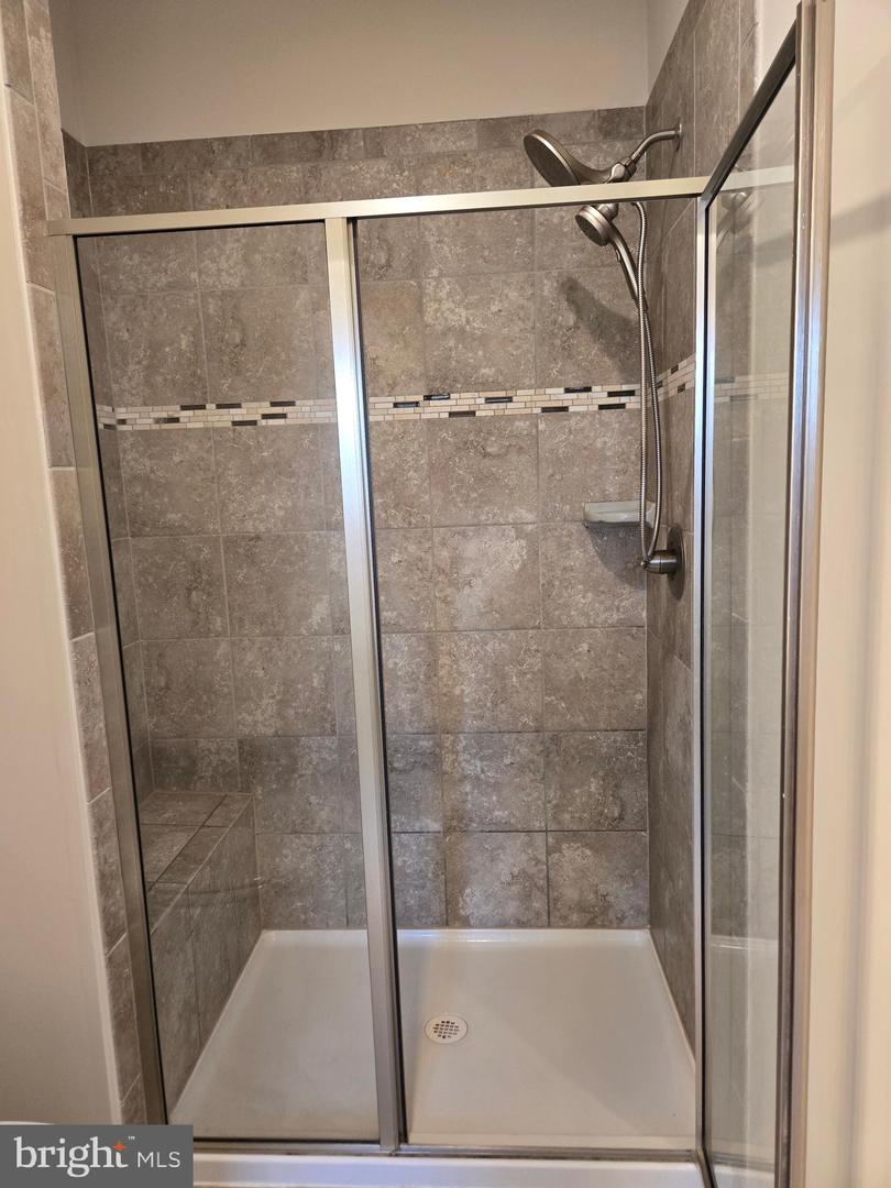 10653 HINTON WAY, MANASSAS, Virginia 20112, 4 Bedrooms Bedrooms, 6 Rooms Rooms,2 BathroomsBathrooms,Residential,For sale,10653 HINTON WAY,VAPW2092480 MLS # VAPW2092480