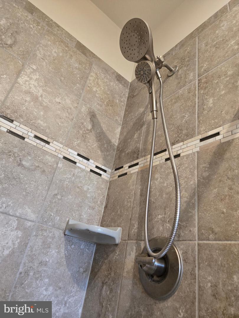 10653 HINTON WAY, MANASSAS, Virginia 20112, 4 Bedrooms Bedrooms, 6 Rooms Rooms,2 BathroomsBathrooms,Residential,For sale,10653 HINTON WAY,VAPW2092480 MLS # VAPW2092480