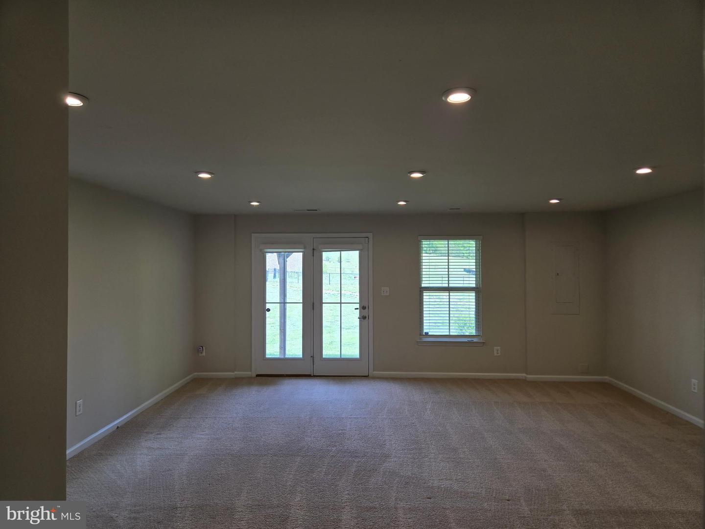 10653 HINTON WAY, MANASSAS, Virginia 20112, 4 Bedrooms Bedrooms, 6 Rooms Rooms,2 BathroomsBathrooms,Residential,For sale,10653 HINTON WAY,VAPW2092480 MLS # VAPW2092480