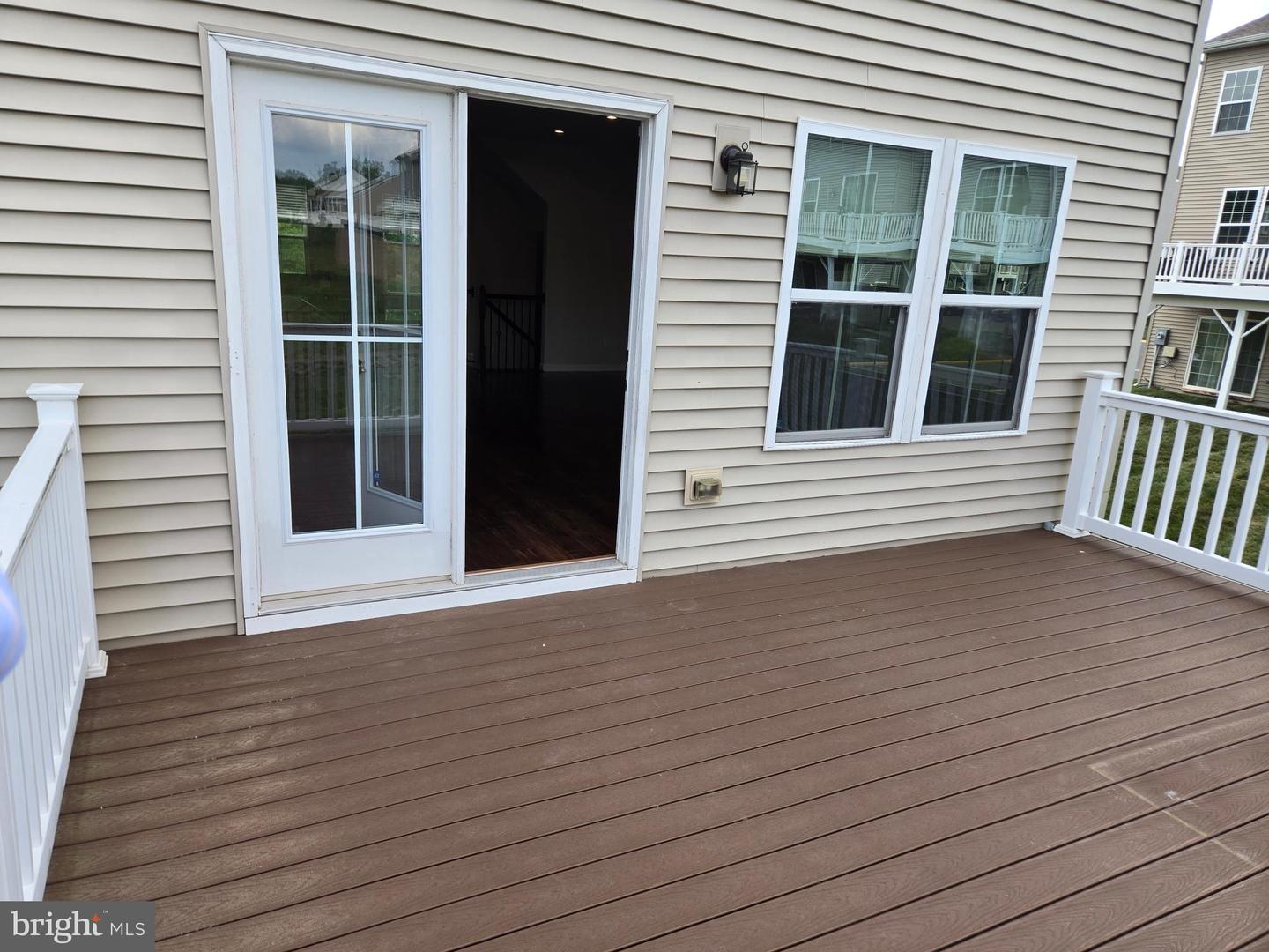 10653 HINTON WAY, MANASSAS, Virginia 20112, 4 Bedrooms Bedrooms, 6 Rooms Rooms,2 BathroomsBathrooms,Residential,For sale,10653 HINTON WAY,VAPW2092480 MLS # VAPW2092480