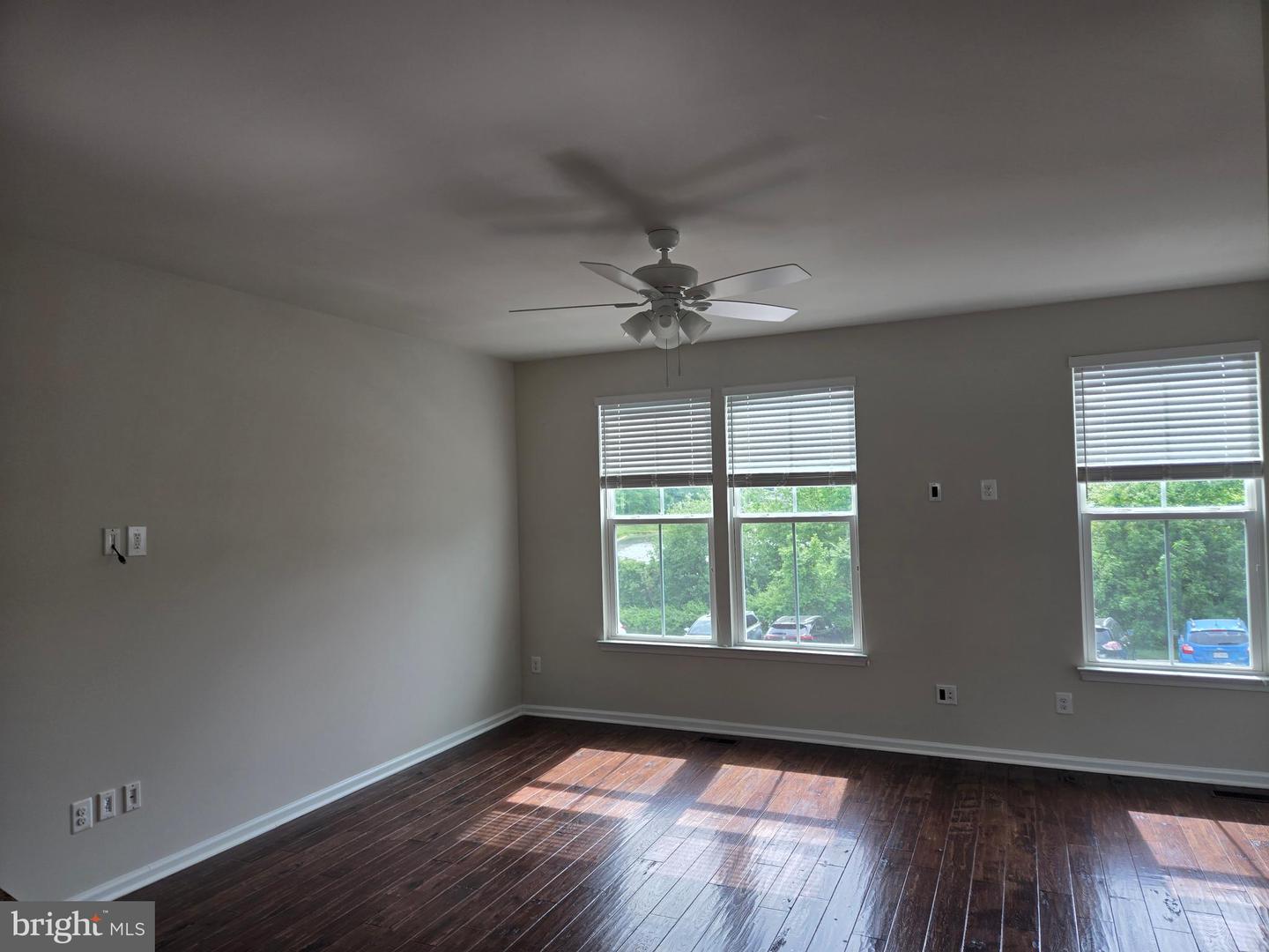 10653 HINTON WAY, MANASSAS, Virginia 20112, 4 Bedrooms Bedrooms, 6 Rooms Rooms,2 BathroomsBathrooms,Residential,For sale,10653 HINTON WAY,VAPW2092480 MLS # VAPW2092480