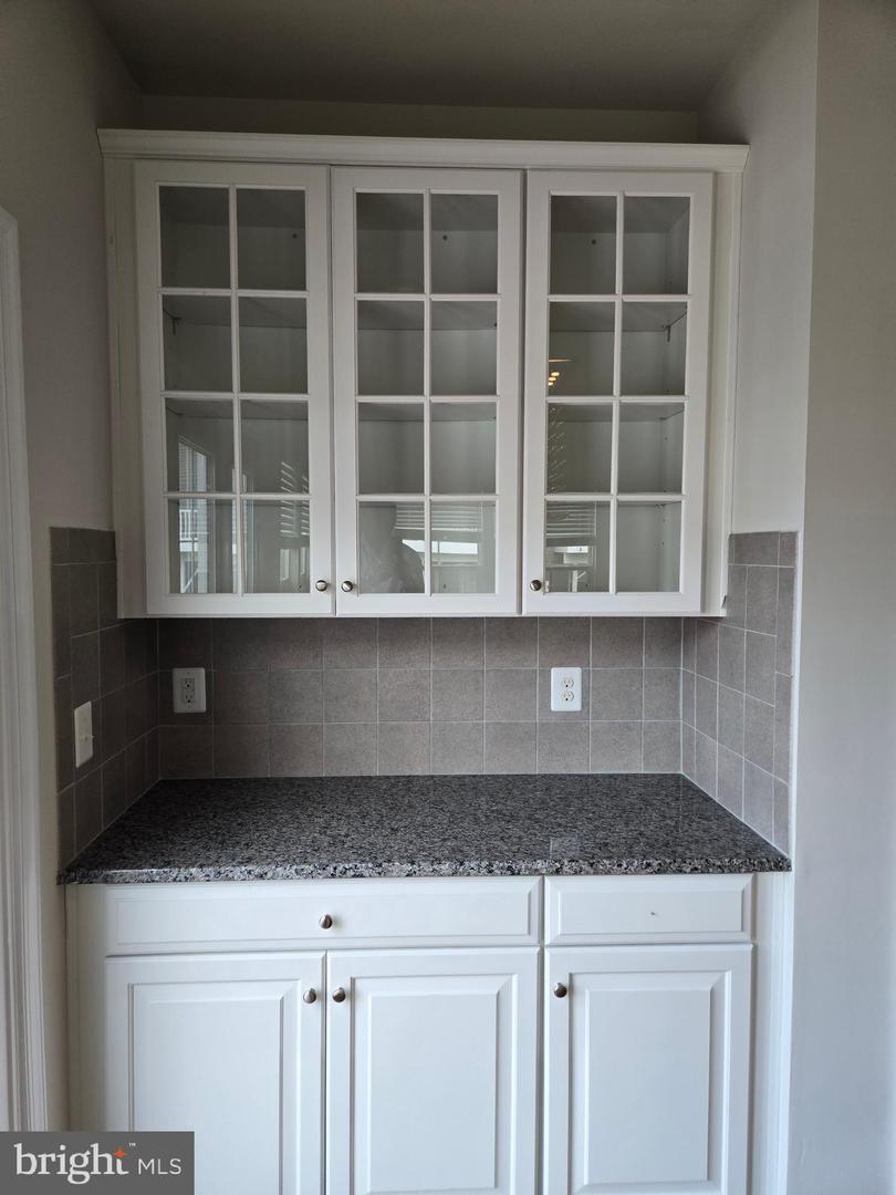 10653 HINTON WAY, MANASSAS, Virginia 20112, 4 Bedrooms Bedrooms, 6 Rooms Rooms,2 BathroomsBathrooms,Residential,For sale,10653 HINTON WAY,VAPW2092480 MLS # VAPW2092480