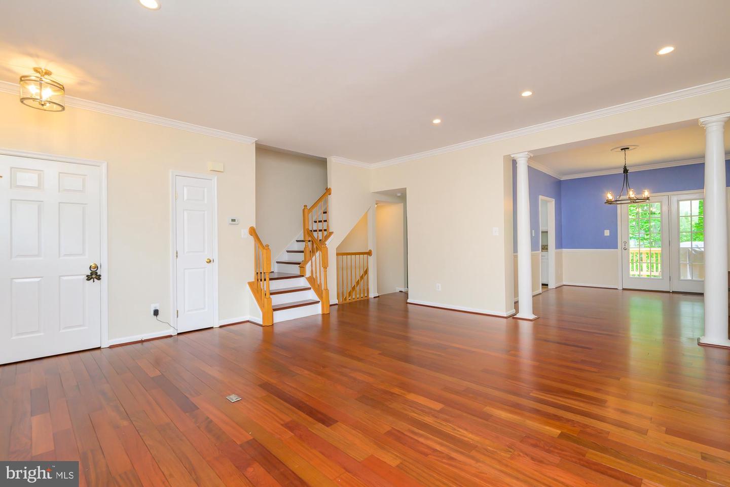 6869 RIDGE WATER CT, CENTREVILLE, Virginia 20121, 3 Bedrooms Bedrooms, ,2 BathroomsBathrooms,Residential,For sale,6869 RIDGE WATER CT,VAFX2235370 MLS # VAFX2235370