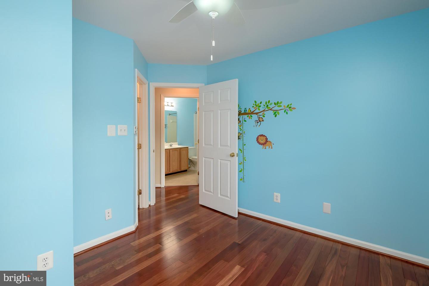 6869 RIDGE WATER CT, CENTREVILLE, Virginia 20121, 3 Bedrooms Bedrooms, ,2 BathroomsBathrooms,Residential,For sale,6869 RIDGE WATER CT,VAFX2235370 MLS # VAFX2235370