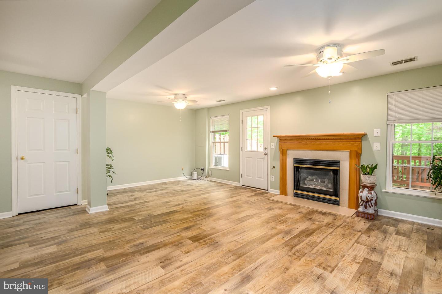 6869 RIDGE WATER CT, CENTREVILLE, Virginia 20121, 3 Bedrooms Bedrooms, ,2 BathroomsBathrooms,Residential,For sale,6869 RIDGE WATER CT,VAFX2235370 MLS # VAFX2235370