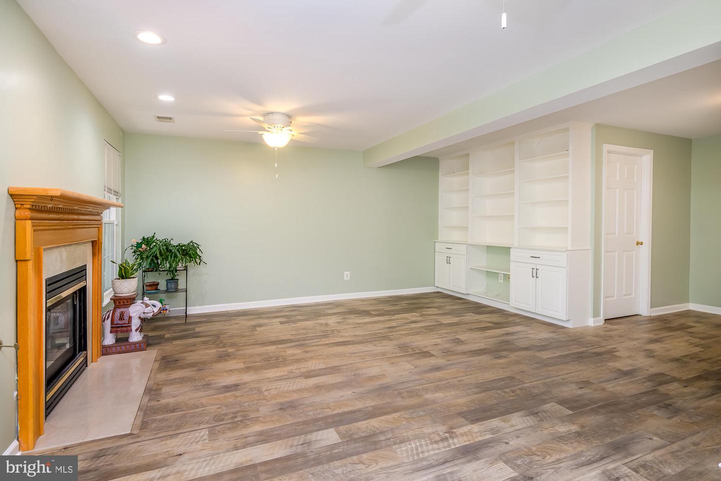 6869 RIDGE WATER CT, CENTREVILLE, Virginia 20121, 3 Bedrooms Bedrooms, ,2 BathroomsBathrooms,Residential,For sale,6869 RIDGE WATER CT,VAFX2235370 MLS # VAFX2235370