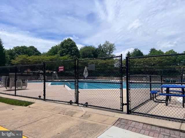 6869 RIDGE WATER CT, CENTREVILLE, Virginia 20121, 3 Bedrooms Bedrooms, ,2 BathroomsBathrooms,Residential,For sale,6869 RIDGE WATER CT,VAFX2235370 MLS # VAFX2235370
