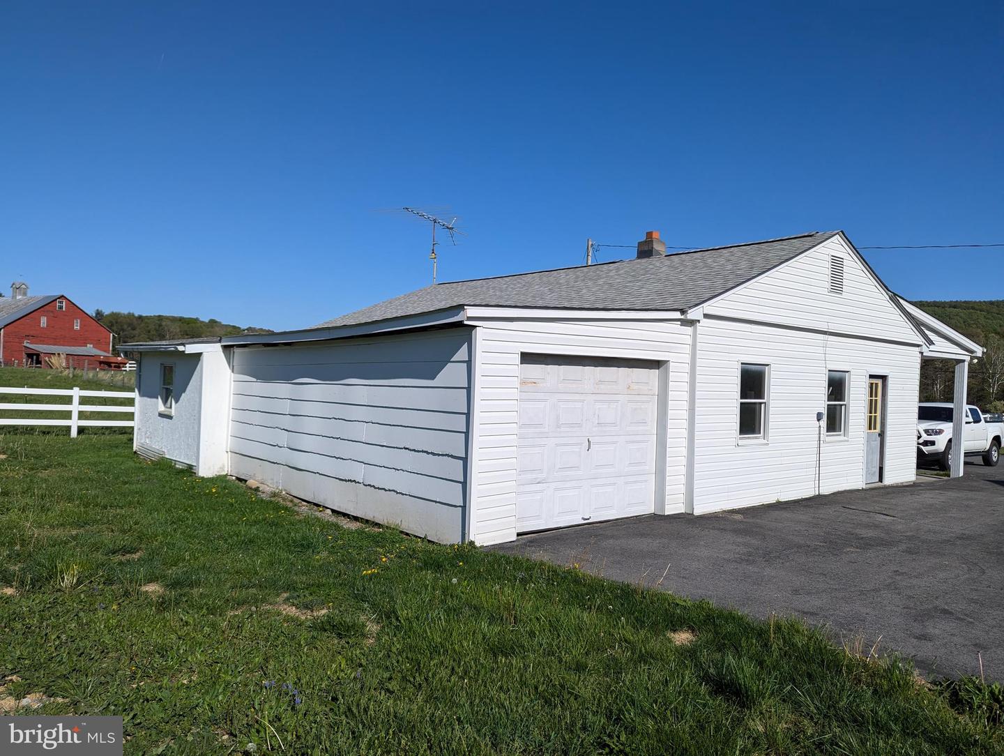 6760 NORTHWESTERN PIKE, GORE, Virginia 22637, 4 Bedrooms Bedrooms, ,1 BathroomBathrooms,Residential,For sale,6760 NORTHWESTERN PIKE,VAFV2033760 MLS # VAFV2033760