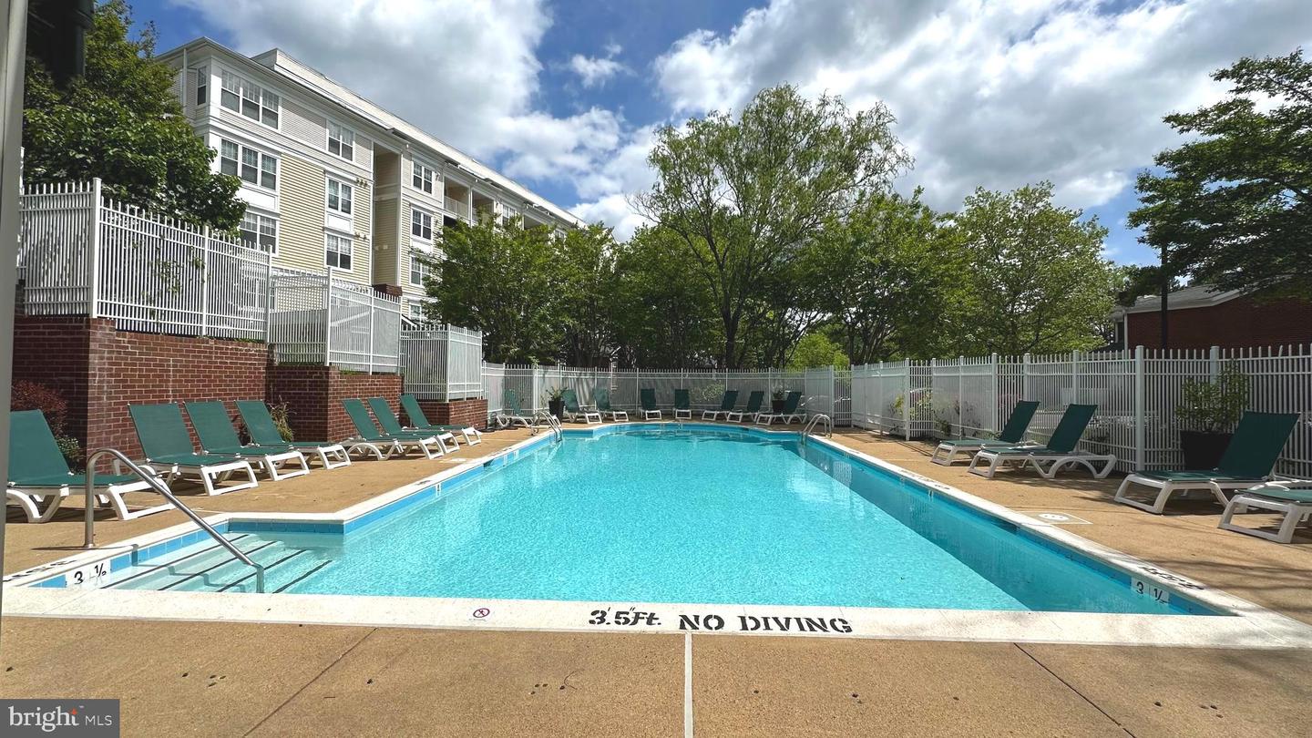 1645 INTERNATIONAL DR #108, MCLEAN, Virginia 22102, 1 Bedroom Bedrooms, ,1 BathroomBathrooms,Residential,For sale,1645 INTERNATIONAL DR #108,VAFX2237306 MLS # VAFX2237306