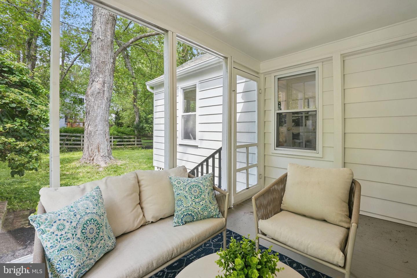 618 LAURA DR, FALLS CHURCH, Virginia 22046, 3 Bedrooms Bedrooms, ,1 BathroomBathrooms,Residential,For sale,618 LAURA DR,VAFA2002946 MLS # VAFA2002946