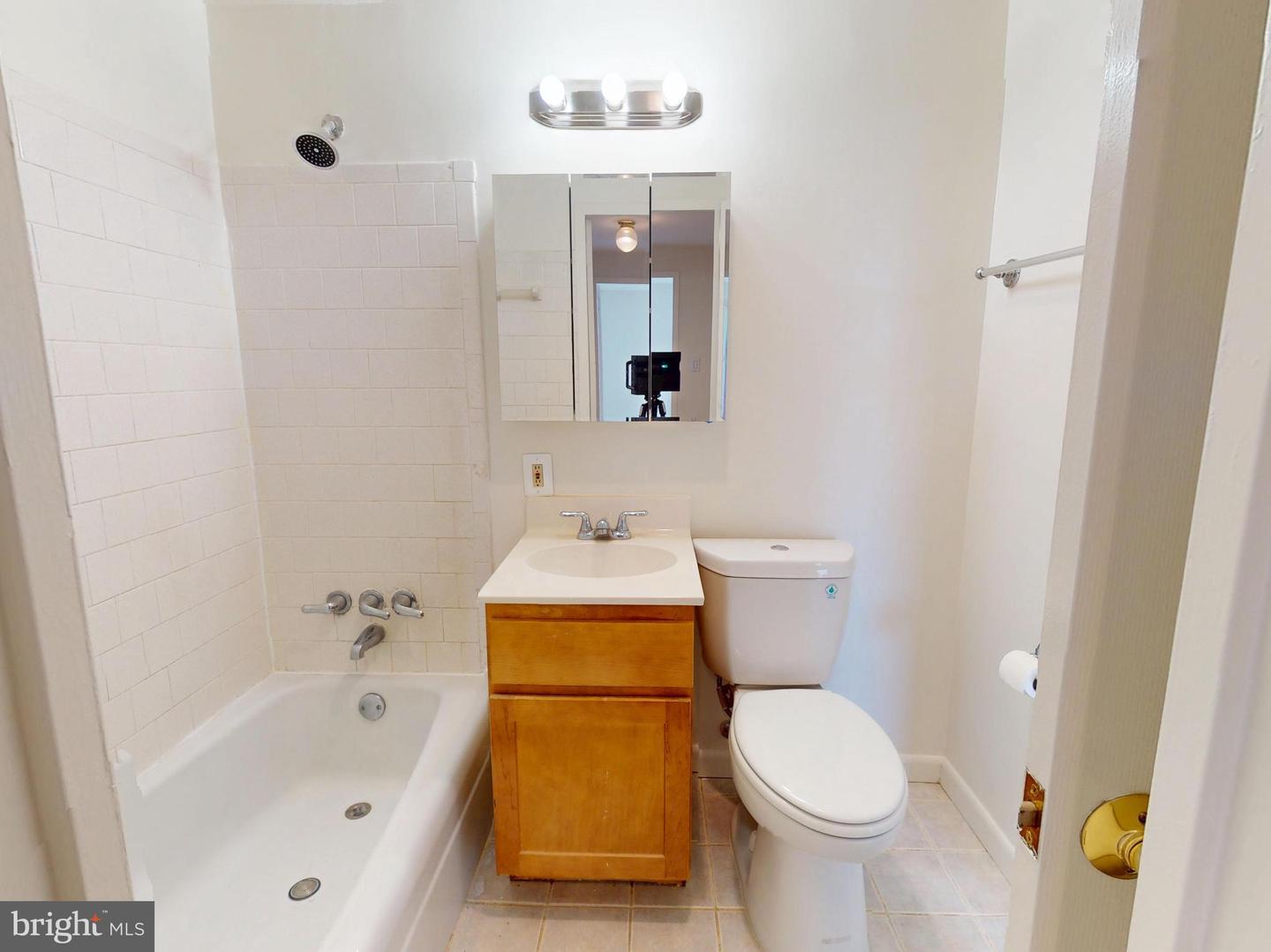 4600 DUKE ST #1018, ALEXANDRIA, Virginia 22304, ,1 BathroomBathrooms,Residential,For sale,4600 DUKE ST #1018,VAAX2044696 MLS # VAAX2044696