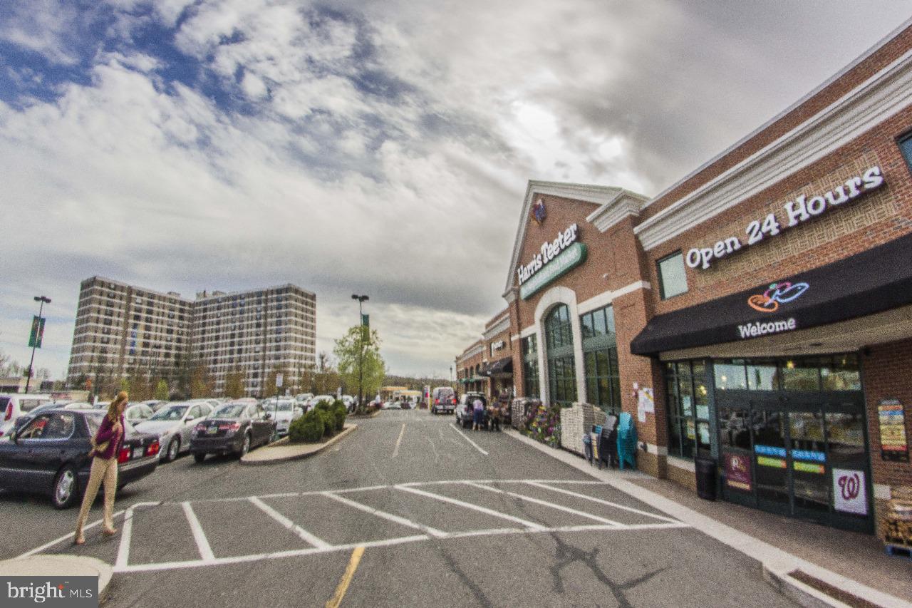 4600 DUKE ST #1018, ALEXANDRIA, Virginia 22304, ,1 BathroomBathrooms,Residential,For sale,4600 DUKE ST #1018,VAAX2044696 MLS # VAAX2044696