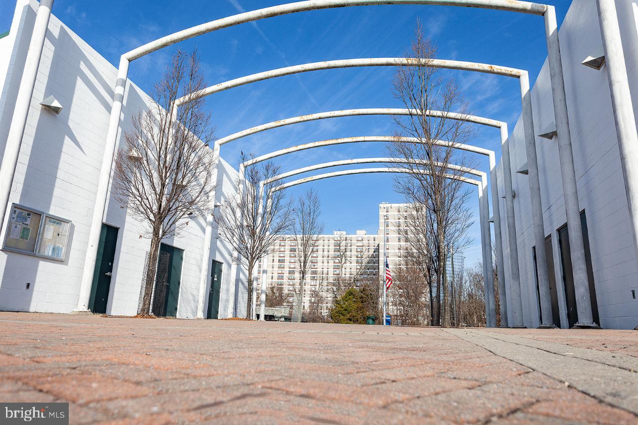 4600 DUKE ST #1018, ALEXANDRIA, Virginia 22304, ,1 BathroomBathrooms,Residential,For sale,4600 DUKE ST #1018,VAAX2044696 MLS # VAAX2044696