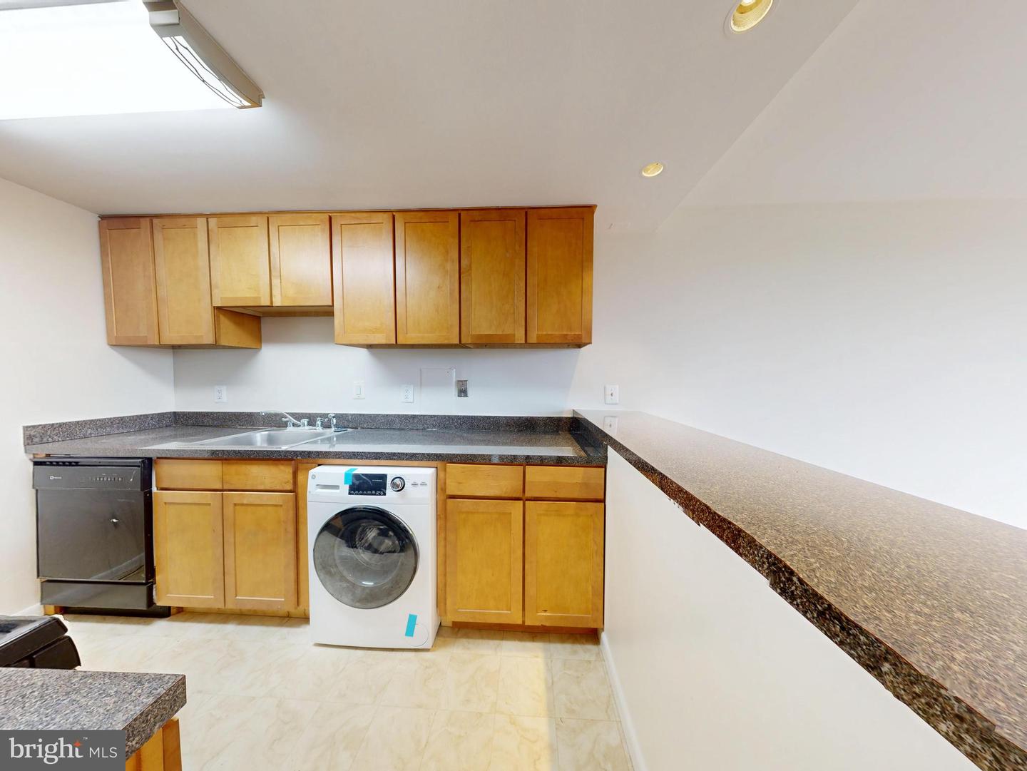 4600 DUKE ST #1018, ALEXANDRIA, Virginia 22304, ,1 BathroomBathrooms,Residential,For sale,4600 DUKE ST #1018,VAAX2044696 MLS # VAAX2044696