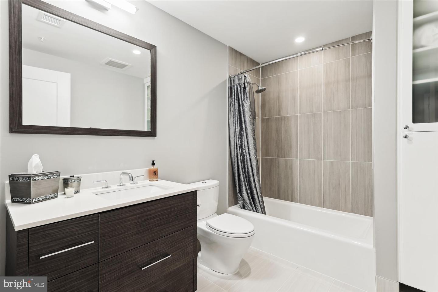 1701 16TH ST N #345-D, ARLINGTON, Virginia 22209, 2 Bedrooms Bedrooms, ,2 BathroomsBathrooms,Residential,For sale,1701 16TH ST N #345-D,VAAR2056782 MLS # VAAR2056782