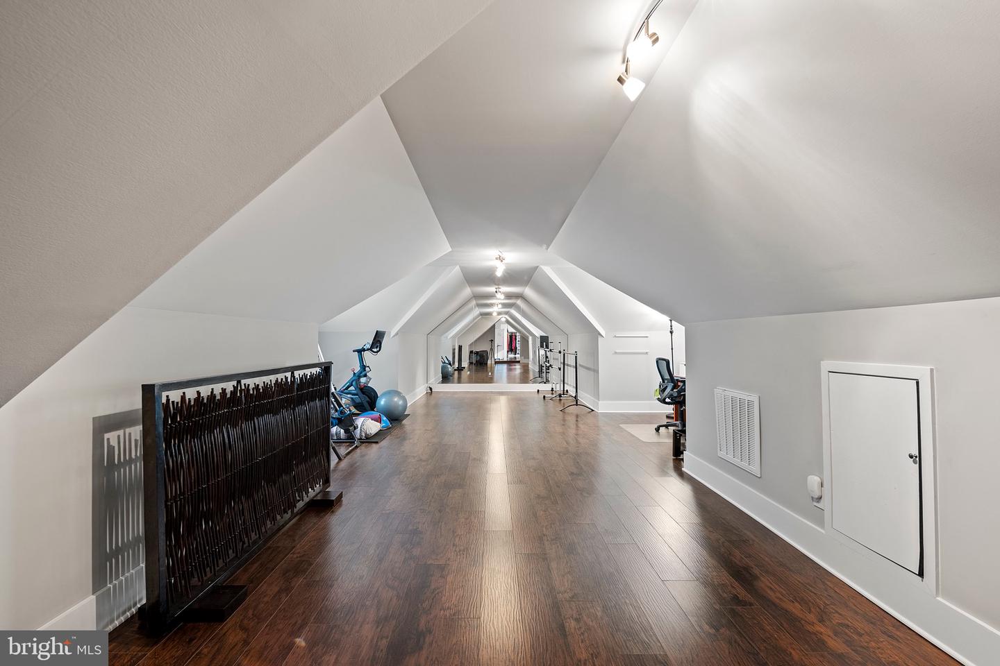 9222 BRIAN DR, VIENNA, Virginia 22180, 7 Bedrooms Bedrooms, ,6 BathroomsBathrooms,Residential,For sale,9222 BRIAN DR,VAFX2237790 MLS # VAFX2237790