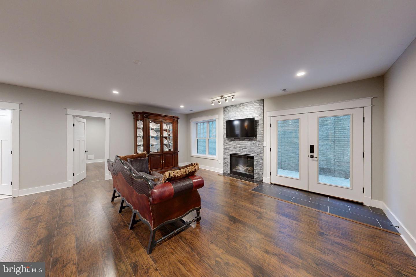 9222 BRIAN DR, VIENNA, Virginia 22180, 7 Bedrooms Bedrooms, ,6 BathroomsBathrooms,Residential,For sale,9222 BRIAN DR,VAFX2237790 MLS # VAFX2237790