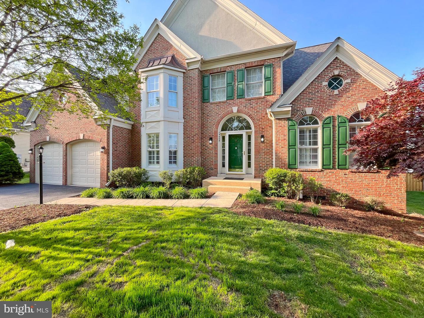 14608 CEDAR KNOLL DR, CENTREVILLE, Virginia 20120, 5 Bedrooms Bedrooms, ,5 BathroomsBathrooms,Residential,For sale,14608 CEDAR KNOLL DR,VAFX2237654 MLS # VAFX2237654