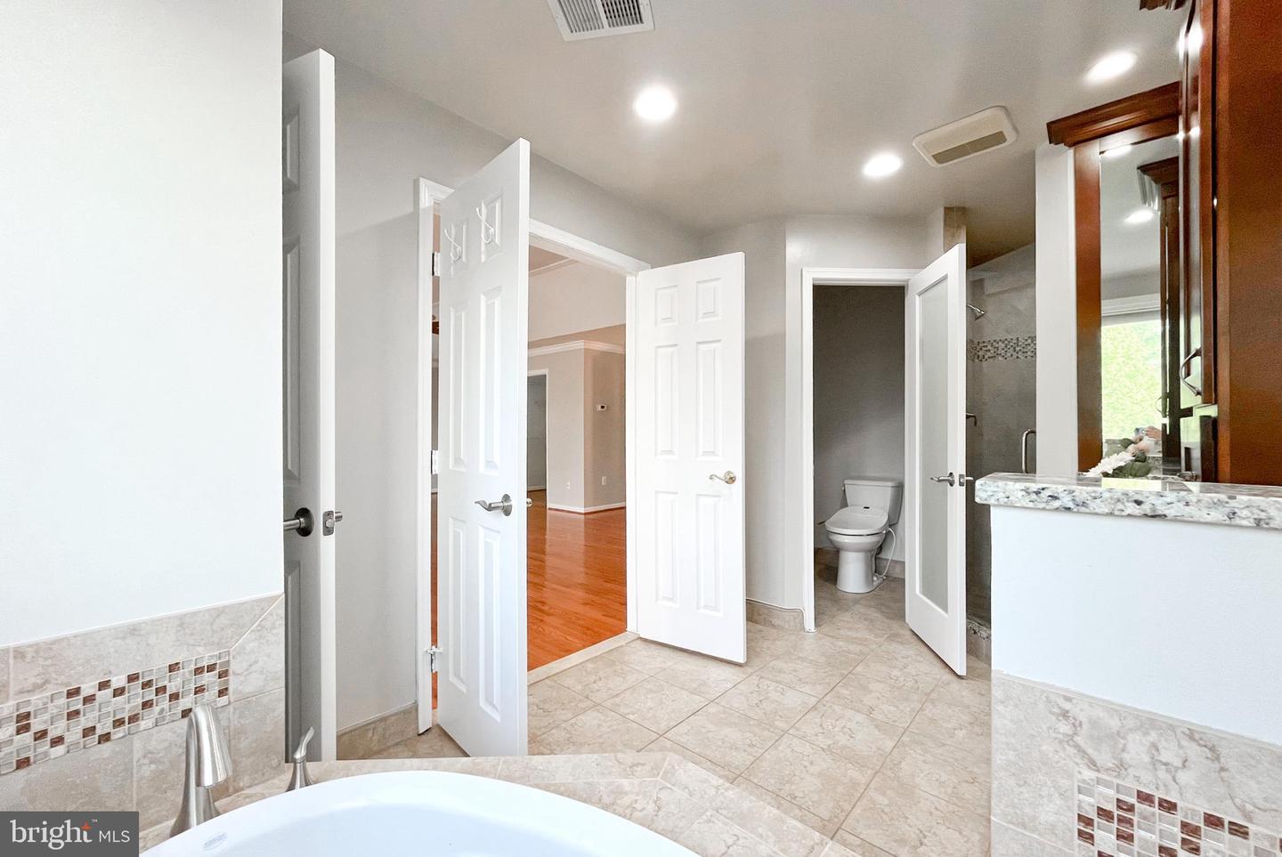 14608 CEDAR KNOLL DR, CENTREVILLE, Virginia 20120, 5 Bedrooms Bedrooms, ,5 BathroomsBathrooms,Residential,For sale,14608 CEDAR KNOLL DR,VAFX2237654 MLS # VAFX2237654