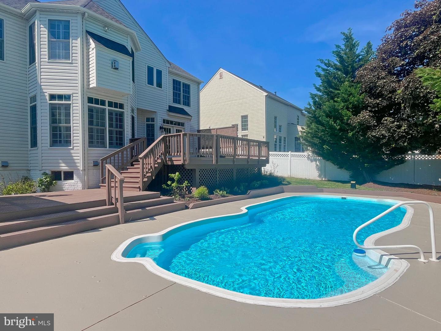 14608 CEDAR KNOLL DR, CENTREVILLE, Virginia 20120, 5 Bedrooms Bedrooms, ,5 BathroomsBathrooms,Residential,For sale,14608 CEDAR KNOLL DR,VAFX2237654 MLS # VAFX2237654