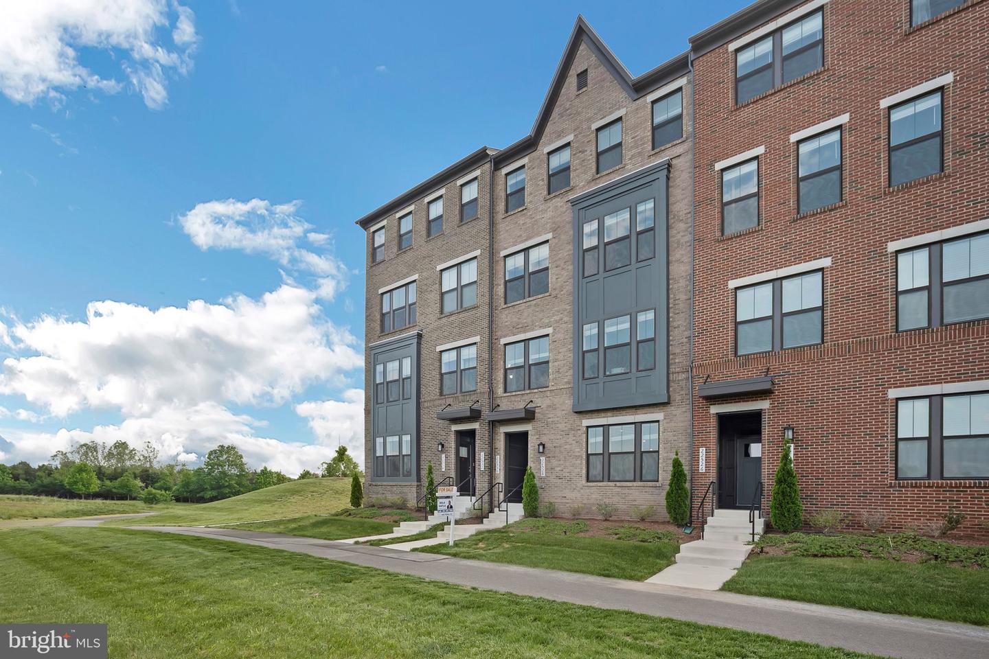 22528 WILSON VIEW TER, ASHBURN, Virginia 20148, 3 Bedrooms Bedrooms, ,2 BathroomsBathrooms,Residential,For sale,22528 WILSON VIEW TER,VALO2095188 MLS # VALO2095188