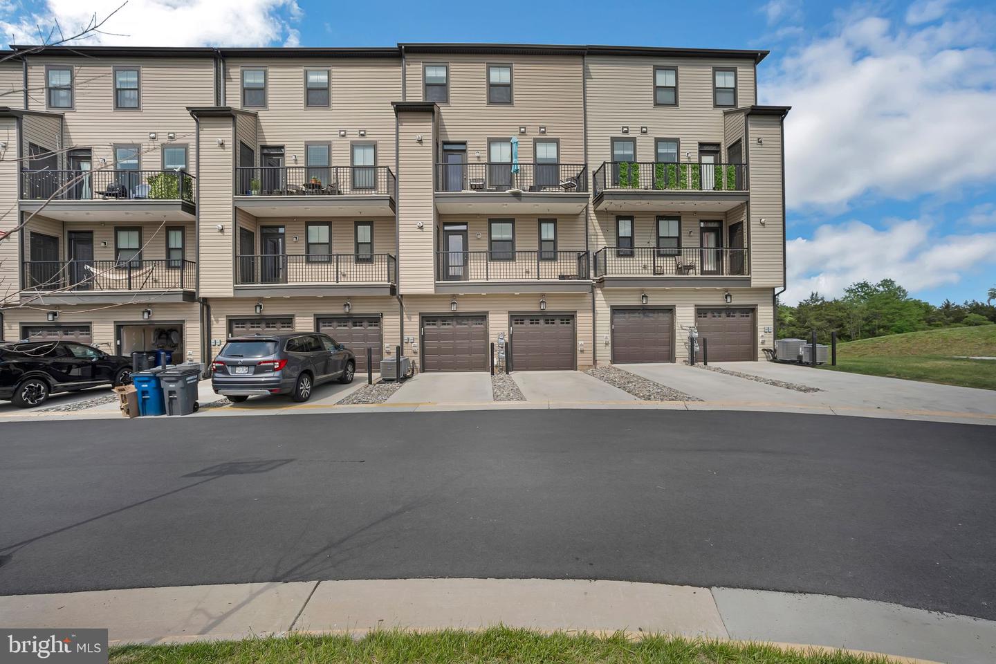 22528 WILSON VIEW TER, ASHBURN, Virginia 20148, 3 Bedrooms Bedrooms, ,2 BathroomsBathrooms,Residential,For sale,22528 WILSON VIEW TER,VALO2095188 MLS # VALO2095188