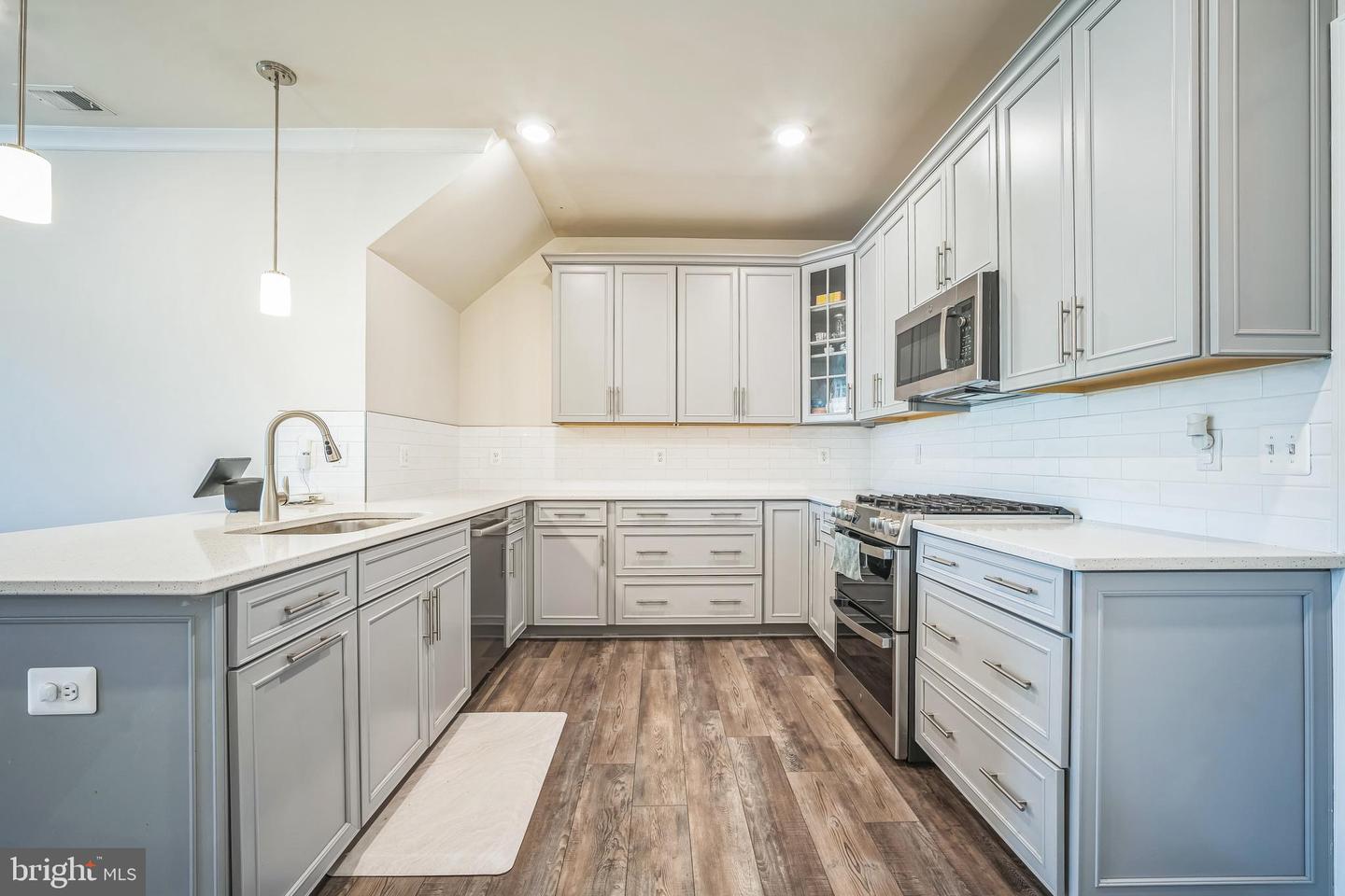 22528 WILSON VIEW TER, ASHBURN, Virginia 20148, 3 Bedrooms Bedrooms, ,2 BathroomsBathrooms,Residential,For sale,22528 WILSON VIEW TER,VALO2095188 MLS # VALO2095188