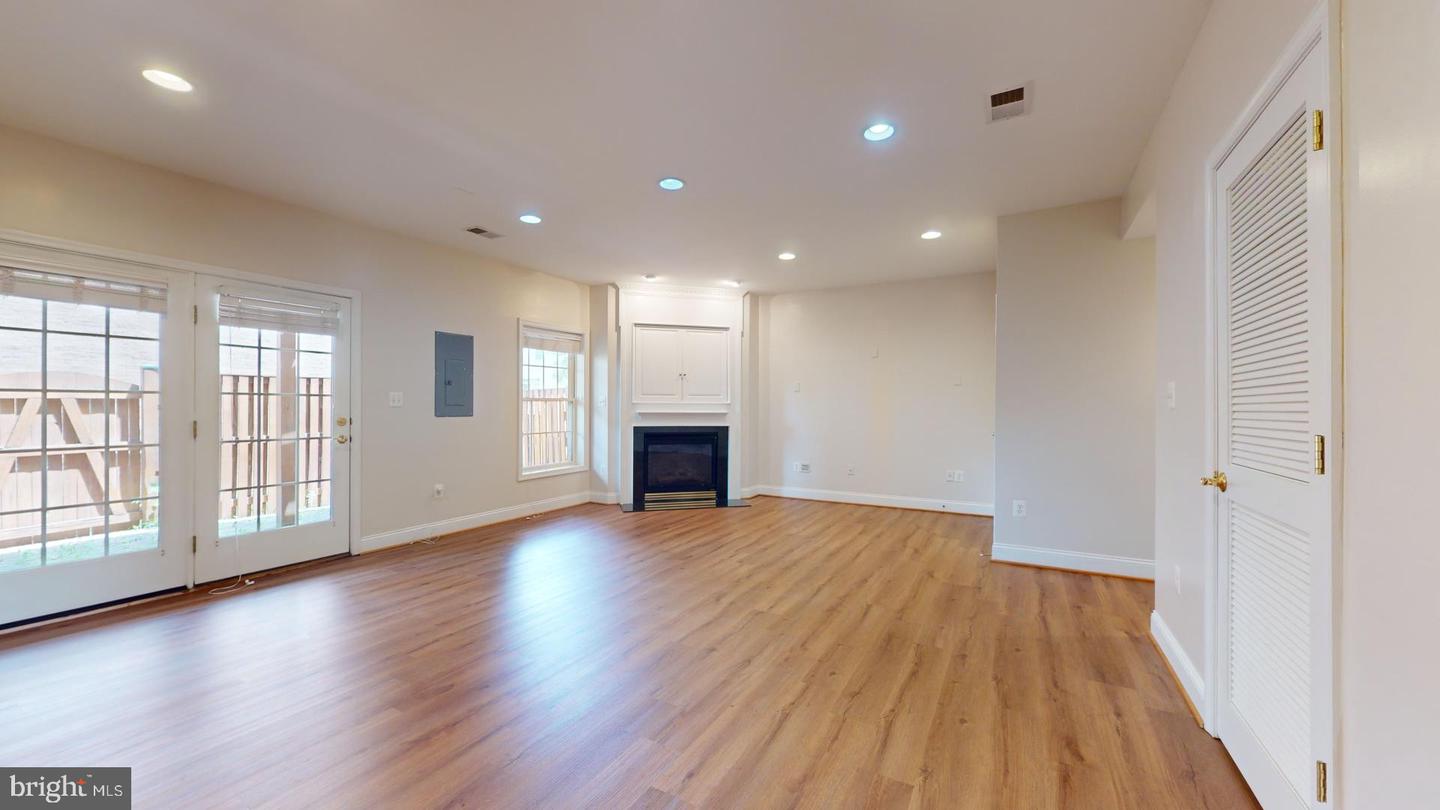 5459 SERVICEBERRY ST, CENTREVILLE, Virginia 20120, 3 Bedrooms Bedrooms, ,3 BathroomsBathrooms,Residential,For sale,5459 SERVICEBERRY ST,VAFX2237702 MLS # VAFX2237702