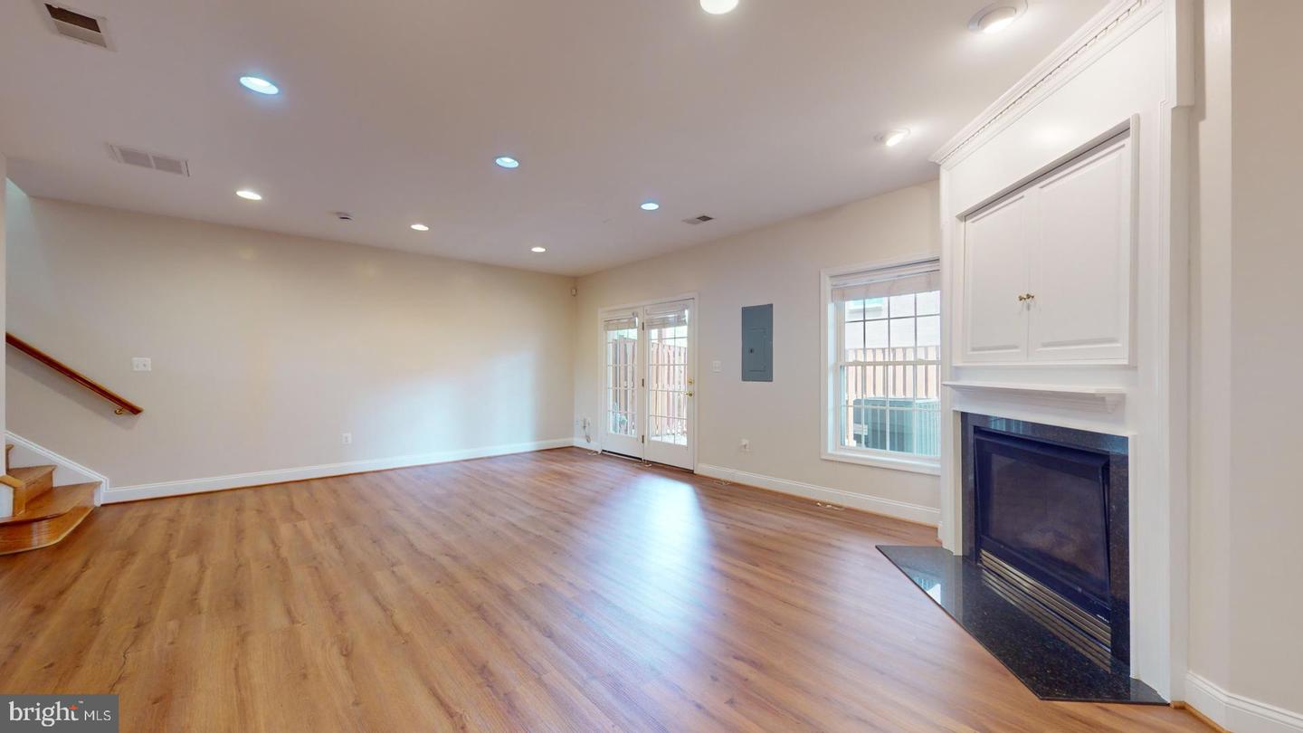 5459 SERVICEBERRY ST, CENTREVILLE, Virginia 20120, 3 Bedrooms Bedrooms, ,3 BathroomsBathrooms,Residential,For sale,5459 SERVICEBERRY ST,VAFX2237702 MLS # VAFX2237702
