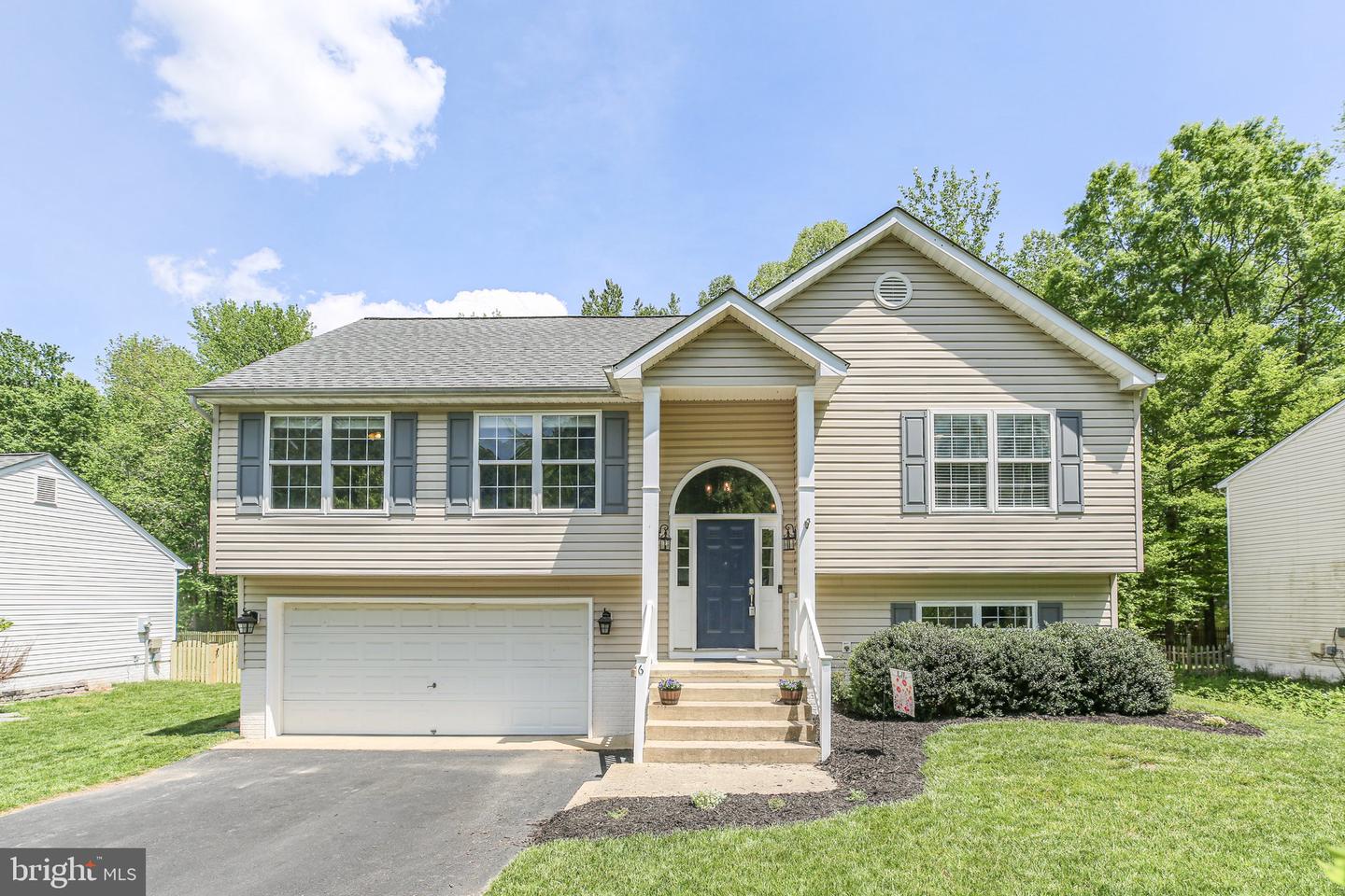 6 GREENLAND CT, FREDERICKSBURG, Virginia 22405, 5 Bedrooms Bedrooms, 8 Rooms Rooms,3 BathroomsBathrooms,Residential,For sale,6 GREENLAND CT,VAST2038378 MLS # VAST2038378