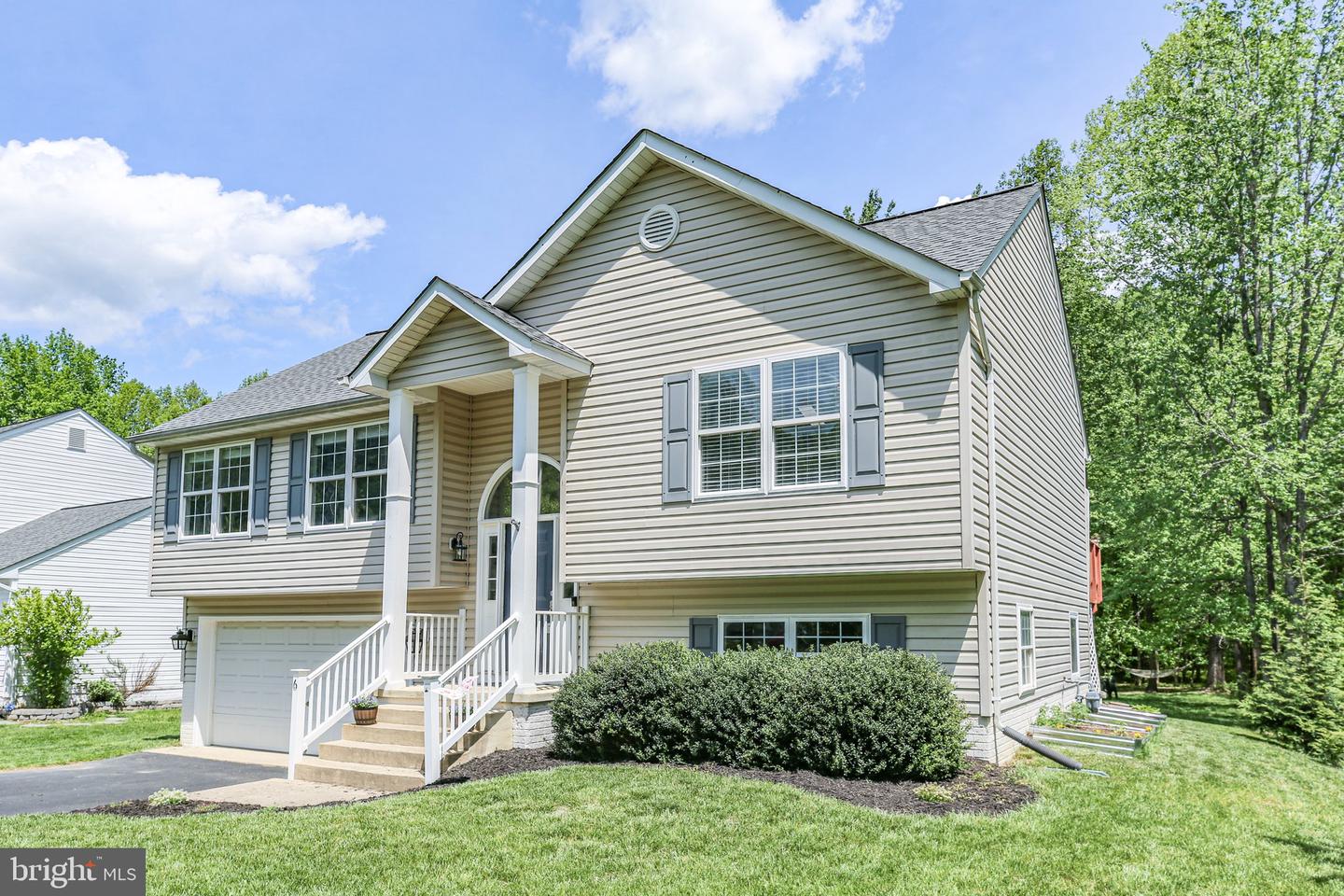 6 GREENLAND CT, FREDERICKSBURG, Virginia 22405, 5 Bedrooms Bedrooms, 8 Rooms Rooms,3 BathroomsBathrooms,Residential,For sale,6 GREENLAND CT,VAST2038378 MLS # VAST2038378