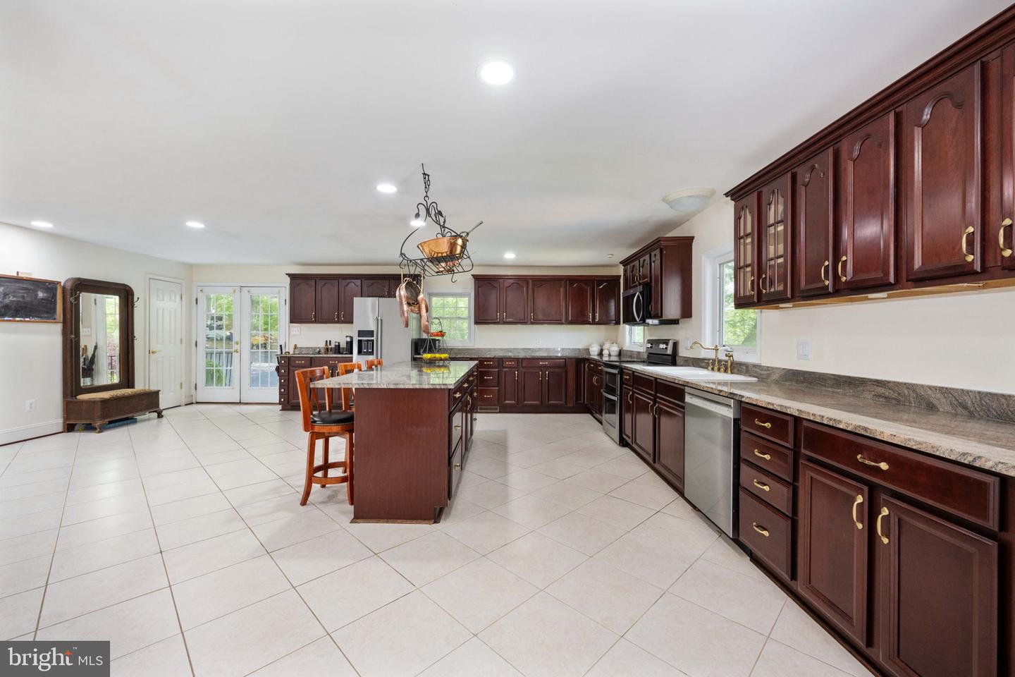 10200 SOUZA LN, MANASSAS, Virginia 20111, 6 Bedrooms Bedrooms, ,4 BathroomsBathrooms,Residential,For sale,10200 SOUZA LN,VAPW2093442 MLS # VAPW2093442