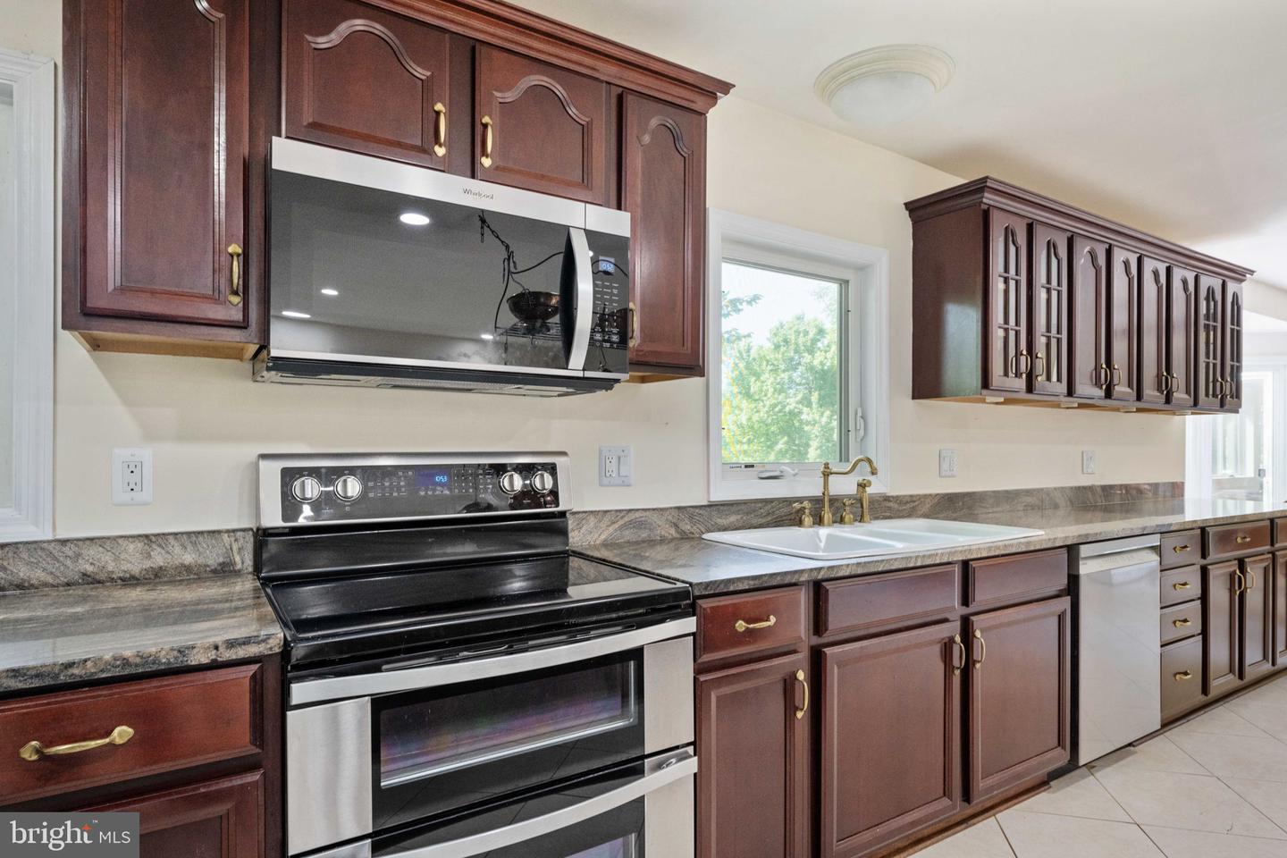 10200 SOUZA LN, MANASSAS, Virginia 20111, 6 Bedrooms Bedrooms, ,4 BathroomsBathrooms,Residential,For sale,10200 SOUZA LN,VAPW2093442 MLS # VAPW2093442