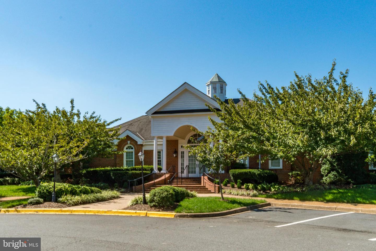 11217 FIELD CIR, SPOTSYLVANIA, Virginia 22551, 5 Bedrooms Bedrooms, ,3 BathroomsBathrooms,Residential,For sale,11217 FIELD CIR,VASP2032672 MLS # VASP2032672
