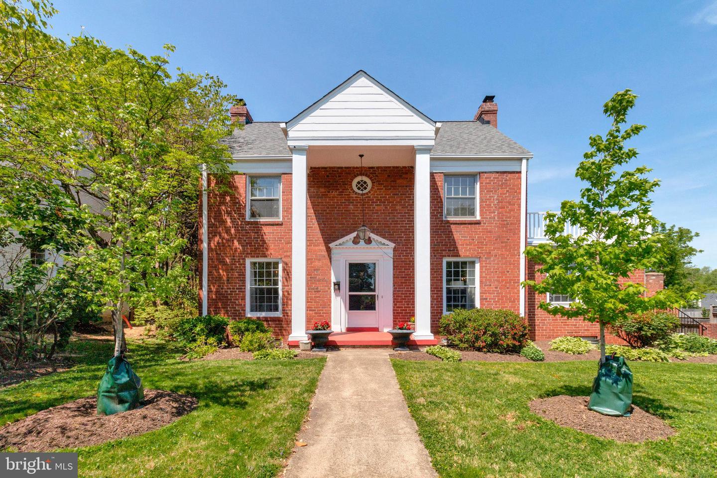 6211 LANGSTON BLVD, ARLINGTON, Virginia 22205, 5 Bedrooms Bedrooms, ,3 BathroomsBathrooms,Residential,For sale,6211 LANGSTON BLVD,VAAR2056826 MLS # VAAR2056826