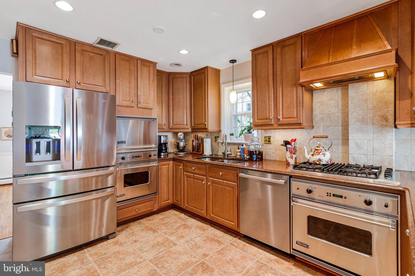 6211 LANGSTON BLVD, ARLINGTON, Virginia 22205, 5 Bedrooms Bedrooms, ,3 BathroomsBathrooms,Residential,For sale,6211 LANGSTON BLVD,VAAR2056826 MLS # VAAR2056826