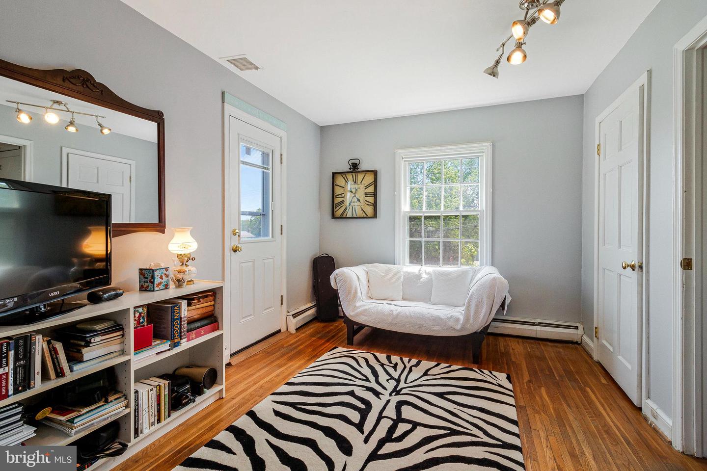 6211 LANGSTON BLVD, ARLINGTON, Virginia 22205, 5 Bedrooms Bedrooms, ,3 BathroomsBathrooms,Residential,For sale,6211 LANGSTON BLVD,VAAR2056826 MLS # VAAR2056826