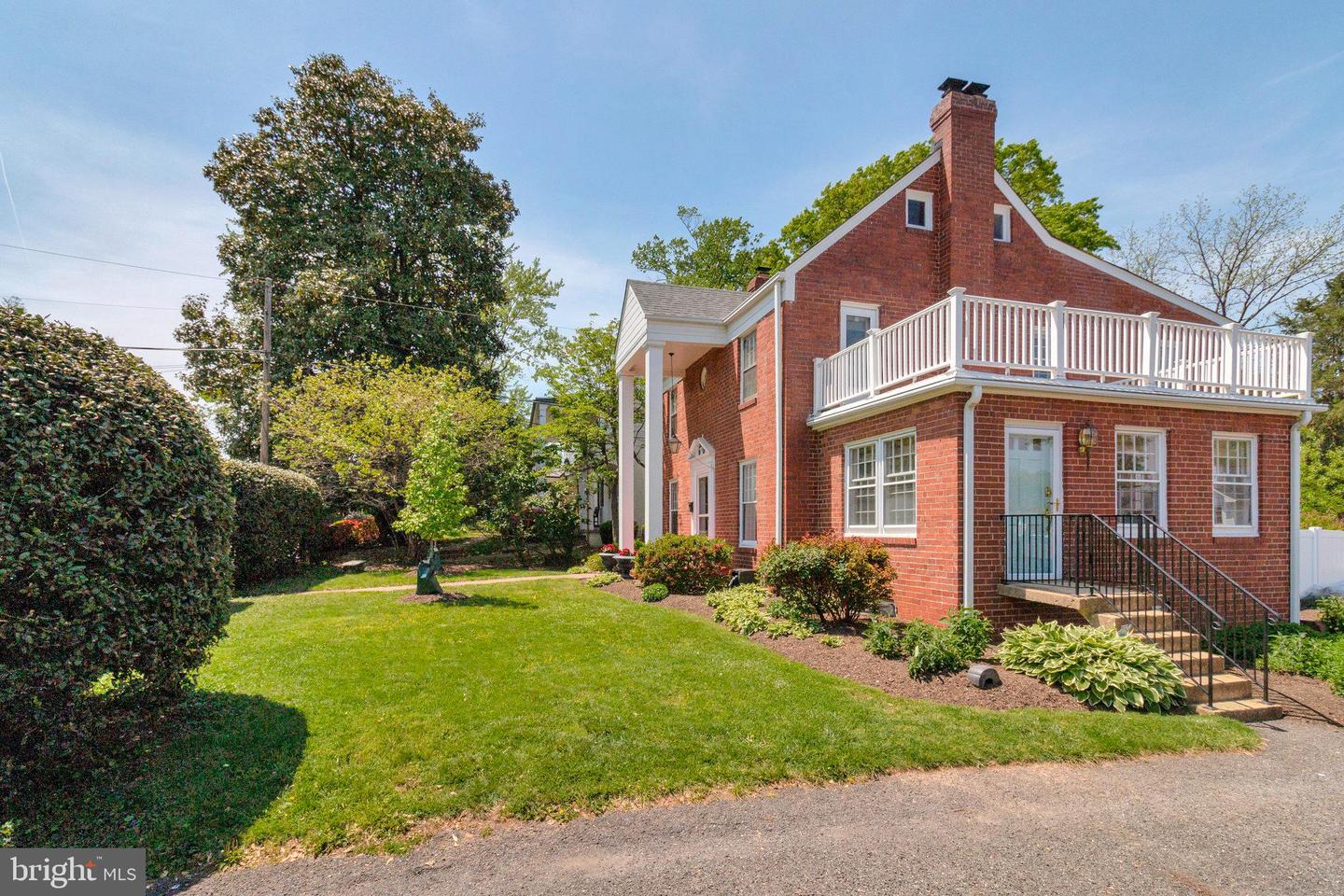 6211 LANGSTON BLVD, ARLINGTON, Virginia 22205, 5 Bedrooms Bedrooms, ,3 BathroomsBathrooms,Residential,For sale,6211 LANGSTON BLVD,VAAR2056826 MLS # VAAR2056826