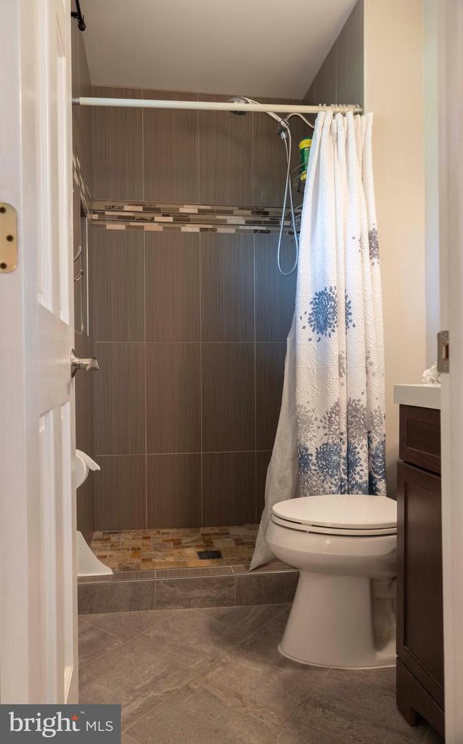 8716 KENILWORTH DR, SPRINGFIELD, Virginia 22151, 3 Bedrooms Bedrooms, ,2 BathroomsBathrooms,Residential,For sale,8716 KENILWORTH DR,VAFX2237824 MLS # VAFX2237824