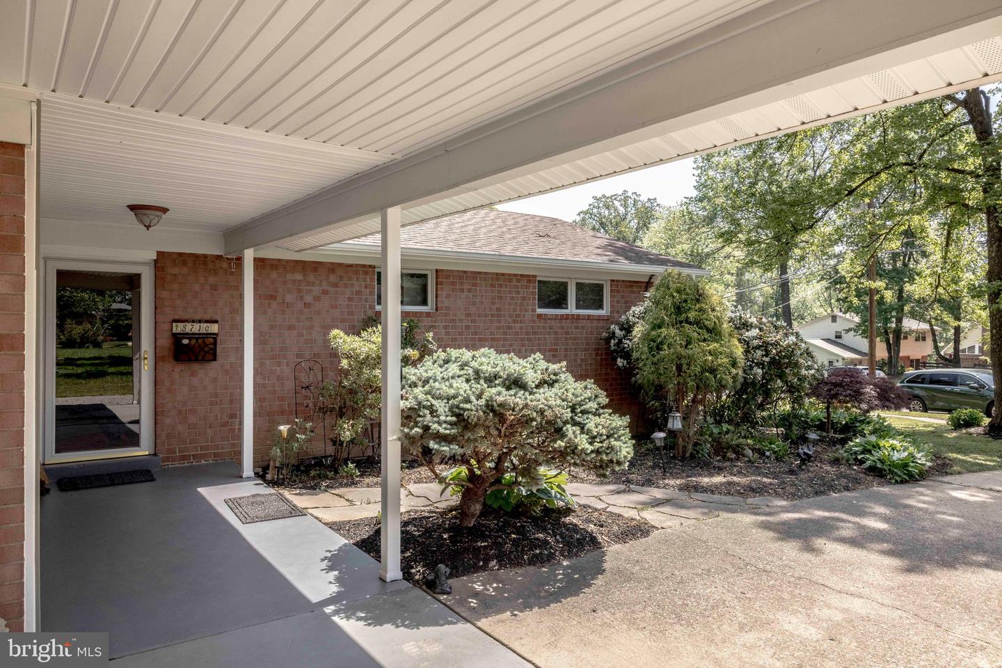 8716 KENILWORTH DR, SPRINGFIELD, Virginia 22151, 3 Bedrooms Bedrooms, ,2 BathroomsBathrooms,Residential,For sale,8716 KENILWORTH DR,VAFX2237824 MLS # VAFX2237824