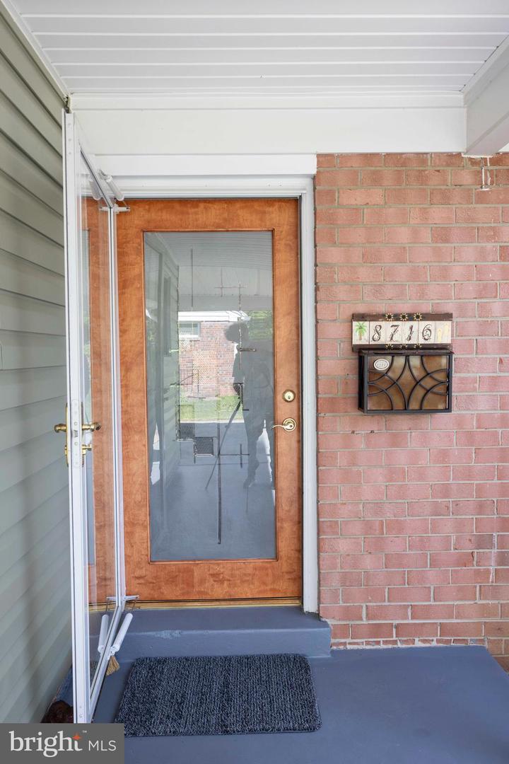 8716 KENILWORTH DR, SPRINGFIELD, Virginia 22151, 3 Bedrooms Bedrooms, ,2 BathroomsBathrooms,Residential,For sale,8716 KENILWORTH DR,VAFX2237824 MLS # VAFX2237824