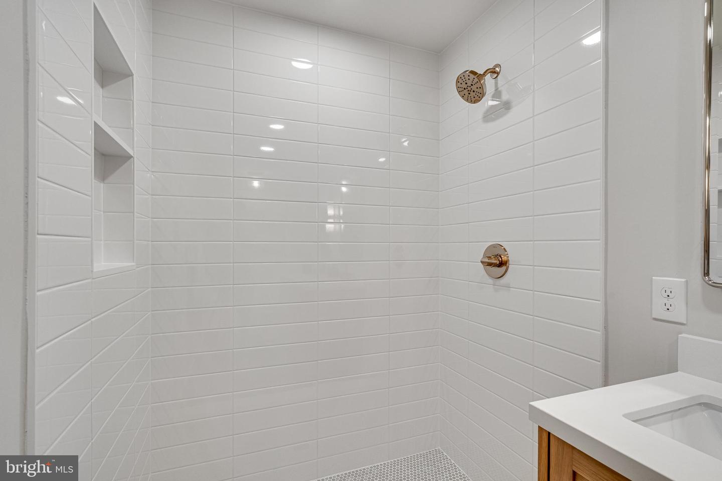 4909 HEVERSHAM CT, FAIRFAX, Virginia 22032, 5 Bedrooms Bedrooms, ,3 BathroomsBathrooms,Residential,For sale,4909 HEVERSHAM CT,VAFX2237844 MLS # VAFX2237844