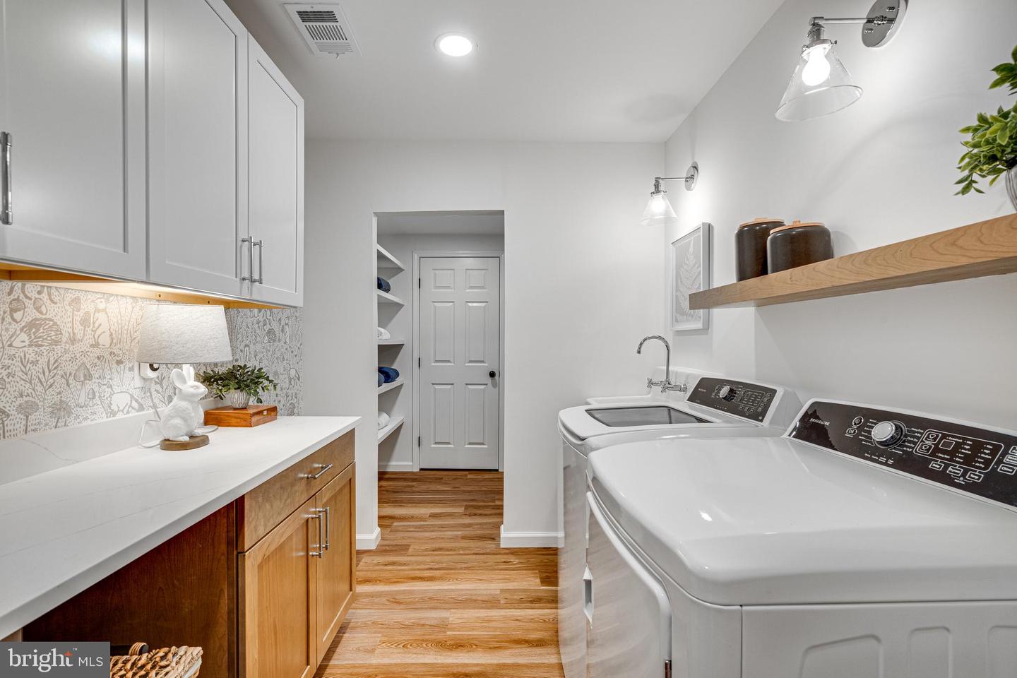 4909 HEVERSHAM CT, FAIRFAX, Virginia 22032, 5 Bedrooms Bedrooms, ,3 BathroomsBathrooms,Residential,For sale,4909 HEVERSHAM CT,VAFX2237844 MLS # VAFX2237844