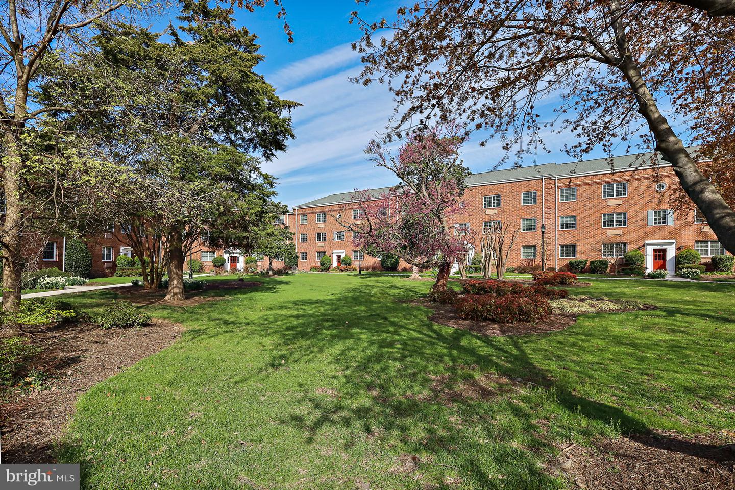 1630 W ABINGDON DR #102, ALEXANDRIA, Virginia 22314, 1 Bedroom Bedrooms, ,1 BathroomBathrooms,Residential,For sale,1630 W ABINGDON DR #102,VAAX2044760 MLS # VAAX2044760