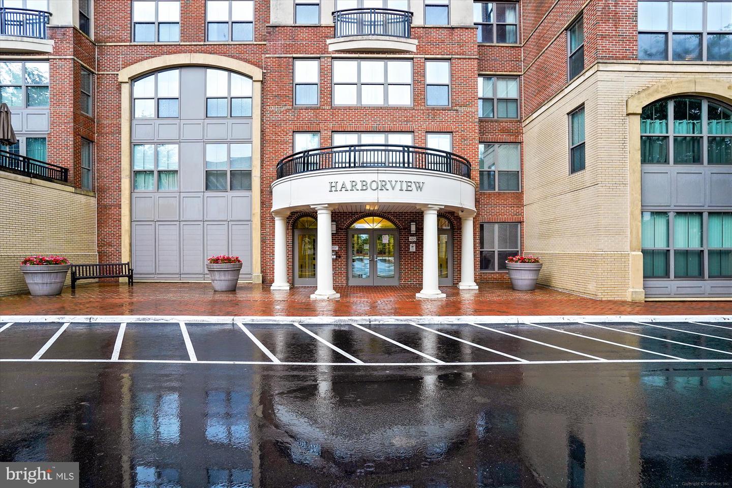 485 HARBOR SIDE ST #411, WOODBRIDGE, Virginia 22191, 2 Bedrooms Bedrooms, ,2 BathroomsBathrooms,Residential,For sale,485 HARBOR SIDE ST #411,VAPW2093480 MLS # VAPW2093480